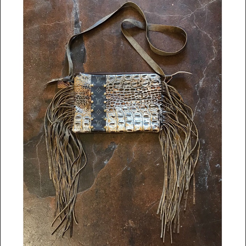 NWT UPCYCLED COWGIRL FRINGED CROCK CROSS BODY